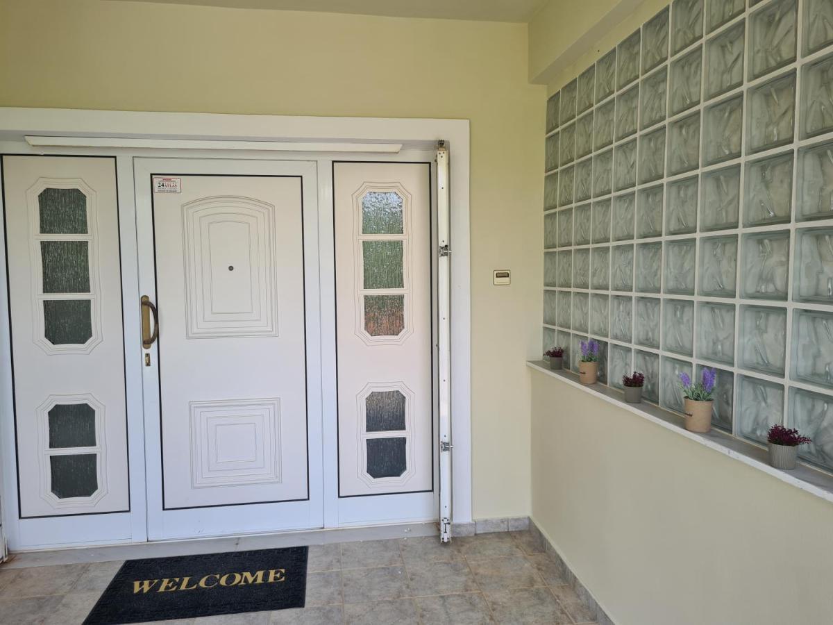 Apartament One Artemis Near The Sea And The Airport Zewnętrze zdjęcie