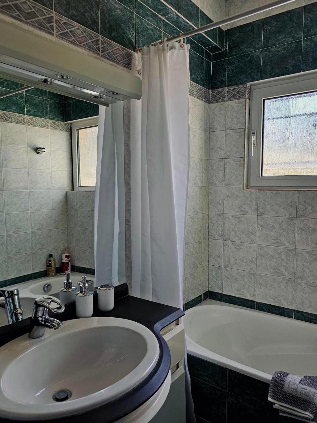 Apartament One Artemis Near The Sea And The Airport Zewnętrze zdjęcie